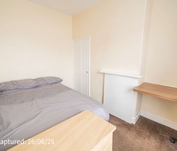 4 bed shared student property near the University of York Bedroom 1 - Photo 4