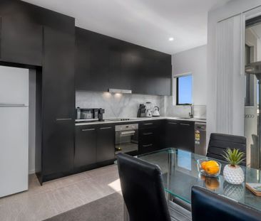 Beautiful Apartment in the heart of Cannon Hill - Photo 6
