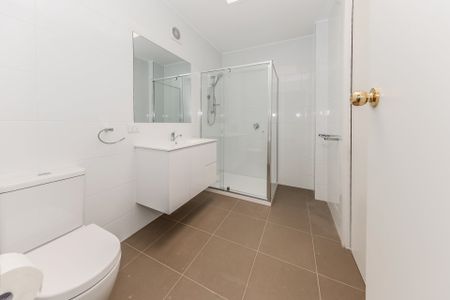 Private and Spacious Unit - Photo 5