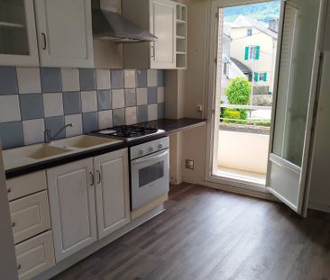 Location Appartement 3 pièces 68m² BAGNERES DE BIGORRE 65200 - Photo 2