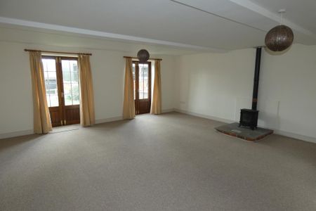 3 bedroom barn conversion to rent - Photo 2