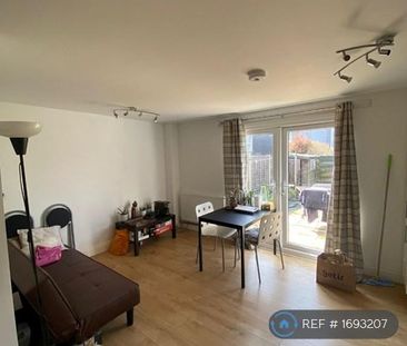 3 bedroom terraced house to rent - Photo 2