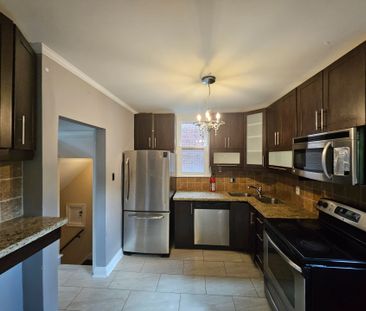 For Lease - 319 Lawrence Avenue, Toronto, Ontario - Photo 3