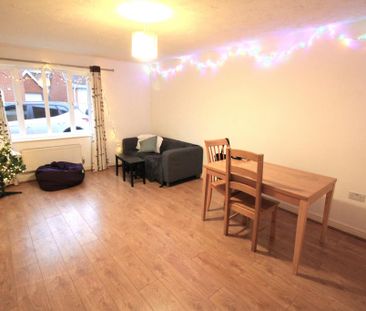 4 bedroom detached house to rent - Photo 1