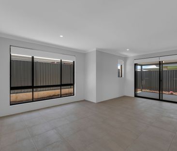 Five Bedroom Home in Madora Bay - Photo 2