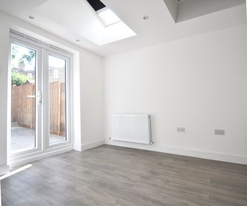 One Bedroom Flat to rent in London - Photo 1