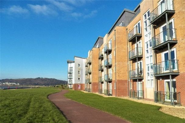 Cwrt Myrddin, Llanelli, SA15 - Photo 1