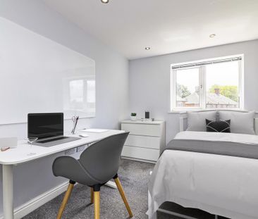 4 bedroom end of terrace house to rent - Photo 1