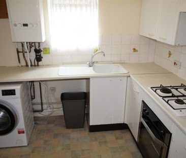 1 Bedroom Flat to Rent in Yarwell Court, Highfield Crescent, Ketter... - Photo 5