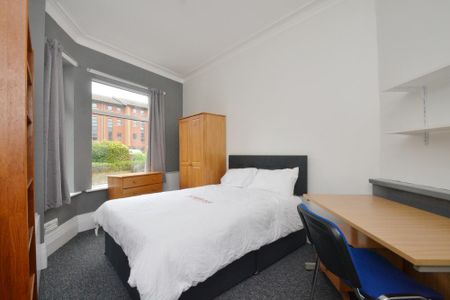 4 bedroom terraced house to rent - Photo 4