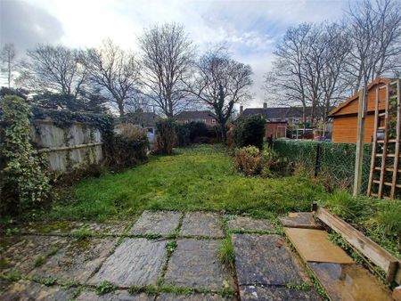 3 bedroom terraced house to rent - Photo 5