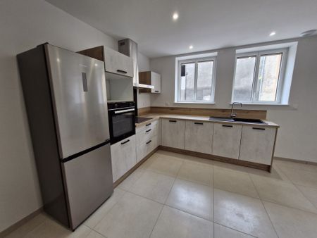 Location Appartement 3 pièces 120m² AMPUIS 69420 - Photo 3