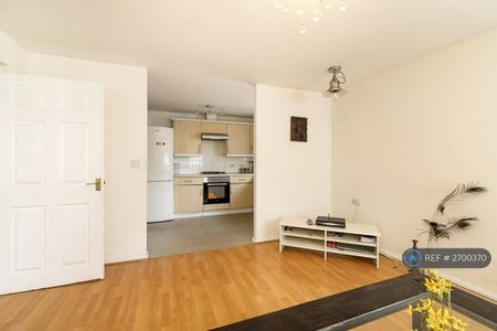 2 bedroom flat to rent - Photo 3