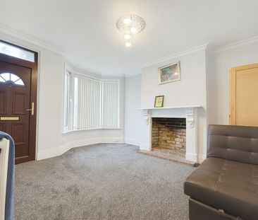 3 Bedroom House To Let - HP12 - Photo 4