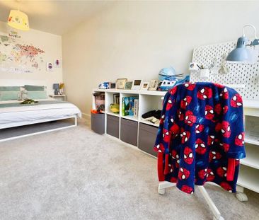 3 bedroom end of terrace house to rent - Photo 5