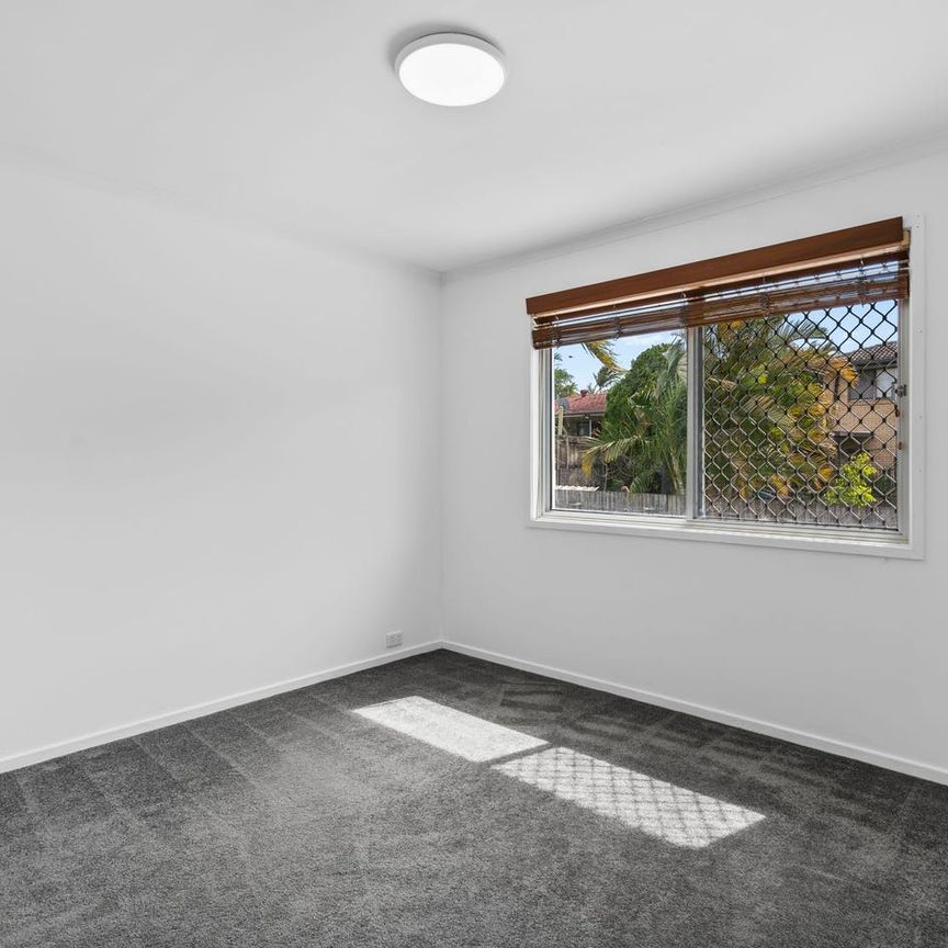 FAMILY ENTERTAINER WITH SWIMMING & SPORTS COURT! - Photo 1