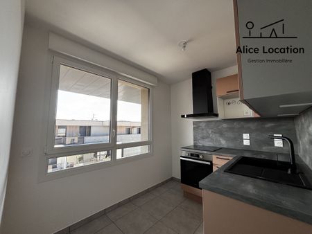 Location Appartement 2 pièces 47m² THONON LES BAINS 74200 - Photo 2
