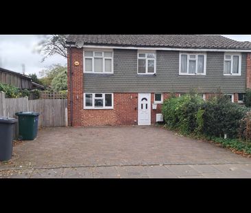 4 Bed Semi-Detached House, Woodside Grange Road, N12 - Photo 2