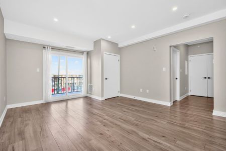 For Lease - 4 Spice Way Unit# 216, Barrie, Ontario - Photo 2