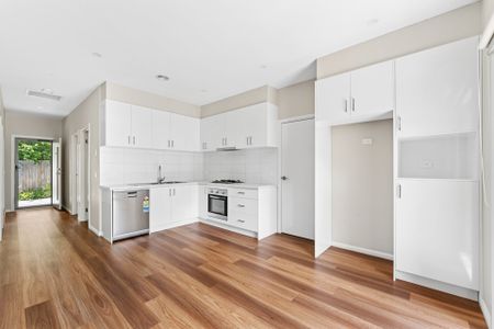 Modern 2-Bedroom Unit in Prime Sunbury Location - Photo 3