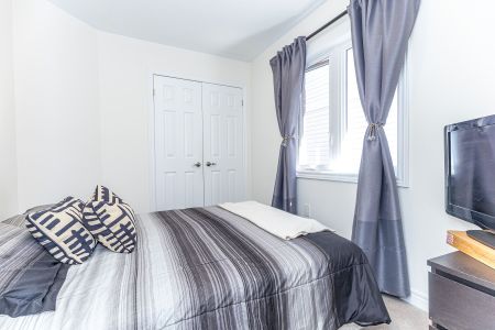 For Lease - 130 Ice Palace Crescent, Oshawa, Ontario - Photo 5