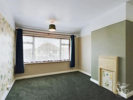 Benhurst Avenue, Hornchurch, RM12 - Photo 2