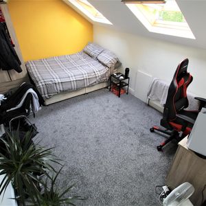 4 bedroom terraced house to rent - Photo 2