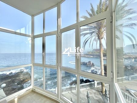 SPACIOUS BEACHFRONT PENTHOUSE - Photo 3