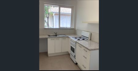 BOUTIQUE QUIET BLOCK – ONLY 6 APARTMENTS - Photo 4