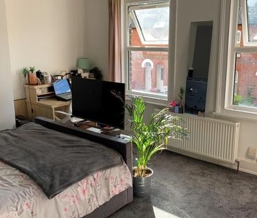 3 Bed Terraced House, Blenheim Road, RG1 - Photo 5