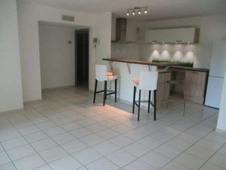 NIMES PUECH DU TEIL - T2 avec CLIMATISATIOIN, JARDIN et GARAGE - Photo 2