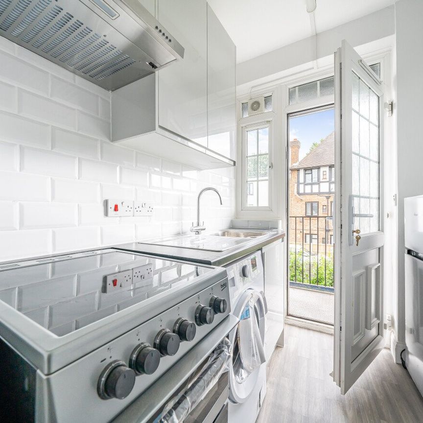 The Holt, London Road, Morden, SM4 - Photo 1