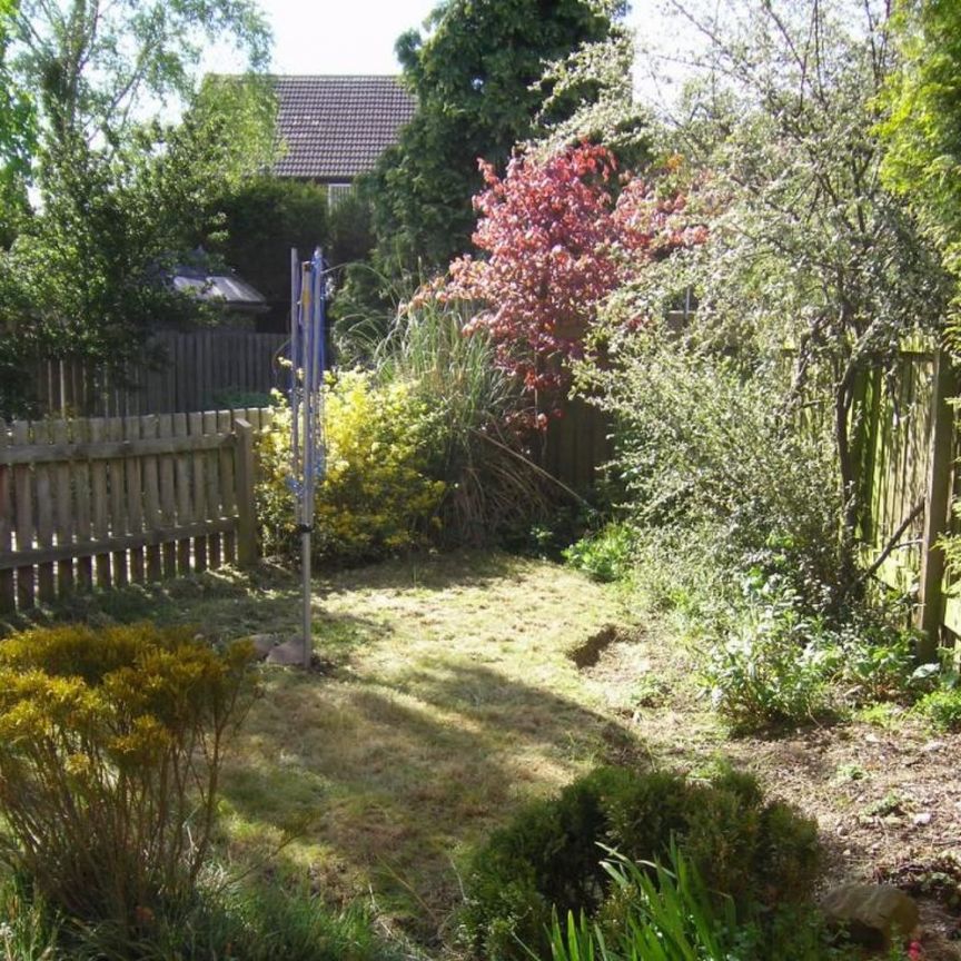 2 Bedroom Semi-Detached House - Photo 1