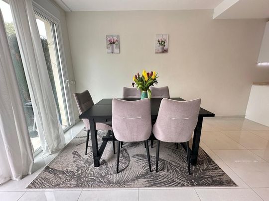 Luxury Townhouse for rent in Nueva Andalucia, Andalusia - Photo 1