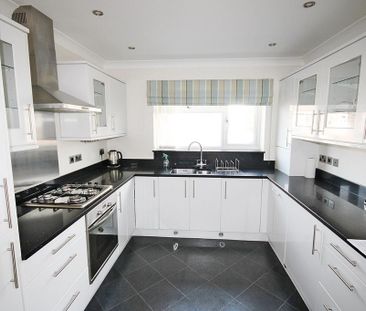 4 bedroom detached bungalow to rent - Photo 6