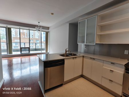 For Lease - 111 Elizabeth Street Unit# 1823, Toronto, Ontario - Photo 5
