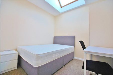 6 bedroom detached house to rent - Photo 4