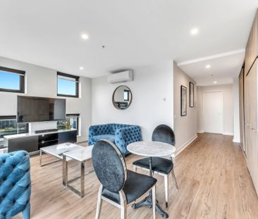 Location! Lifestyle! - Photo 1