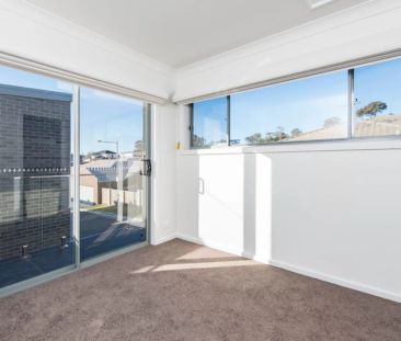 One Bedroom Apartment - *Entry through Horgan Lane* - Photo 5