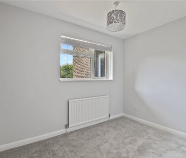 Valley Lodge, E11 - Photo 2
