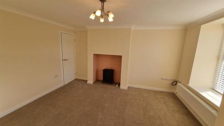 2 bedroom terraced house to rent - Photo 2