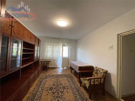Apartament cu 2 camere de inchiriat zona centrala Tulcea - Photo 2