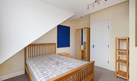 Fantastic 4 bedroom property - Photo 4