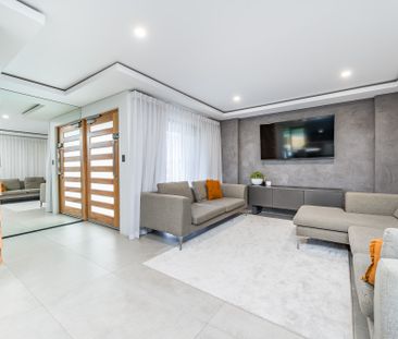 Stylish Living in Prime Location - Photo 2