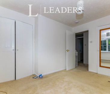 2 bedroom house to rent Leander Drive, PO12 - Photo 5