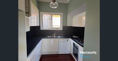 WELL PRESENTED 3 BEDROOM HOUSE FOR LEASE - Photo 2