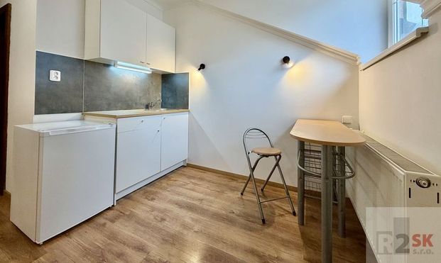 Prenajmeme garsónový byt, Žilina - centrum, LEN V R2 SK! - Fotografia 1