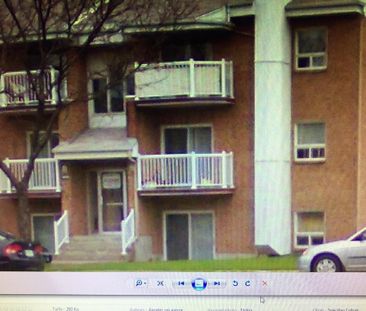 4 1/2 Cité de la Santé niveau terrasse - Photo 3