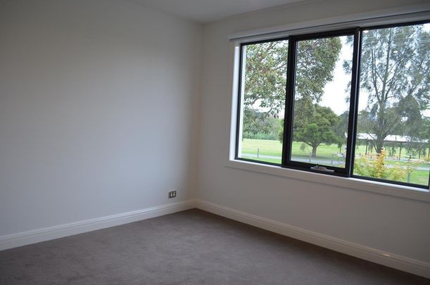 2/1 Ramu Grove, Ashburton - Photo 1