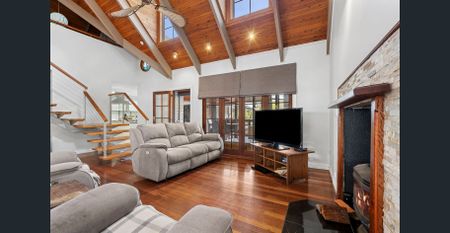 Available For Rent - Riverfront Beauty In Beachmere - Photo 2